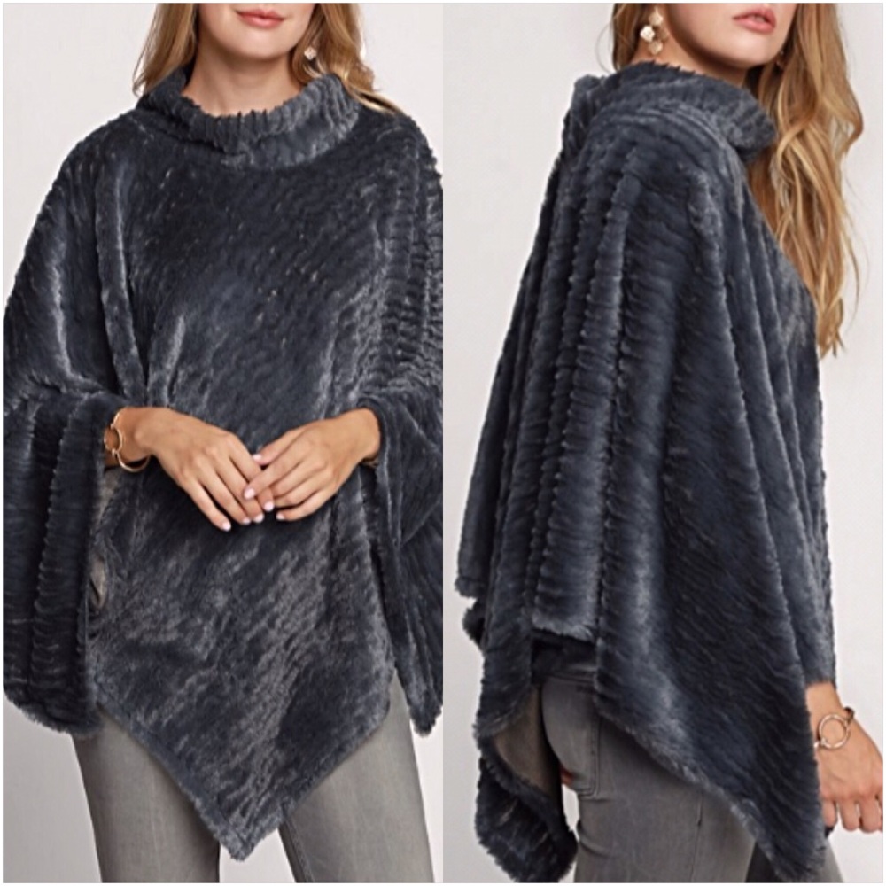 📍FLASHSALE📍Softest Plush Poncho Sweater Gray - Picture 3 of 5